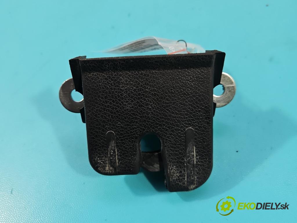 Vw Golf plus 1.4 TSI 122 hp manual 90 kW 1390 cm3 5- zámek kufrových dveří zadní