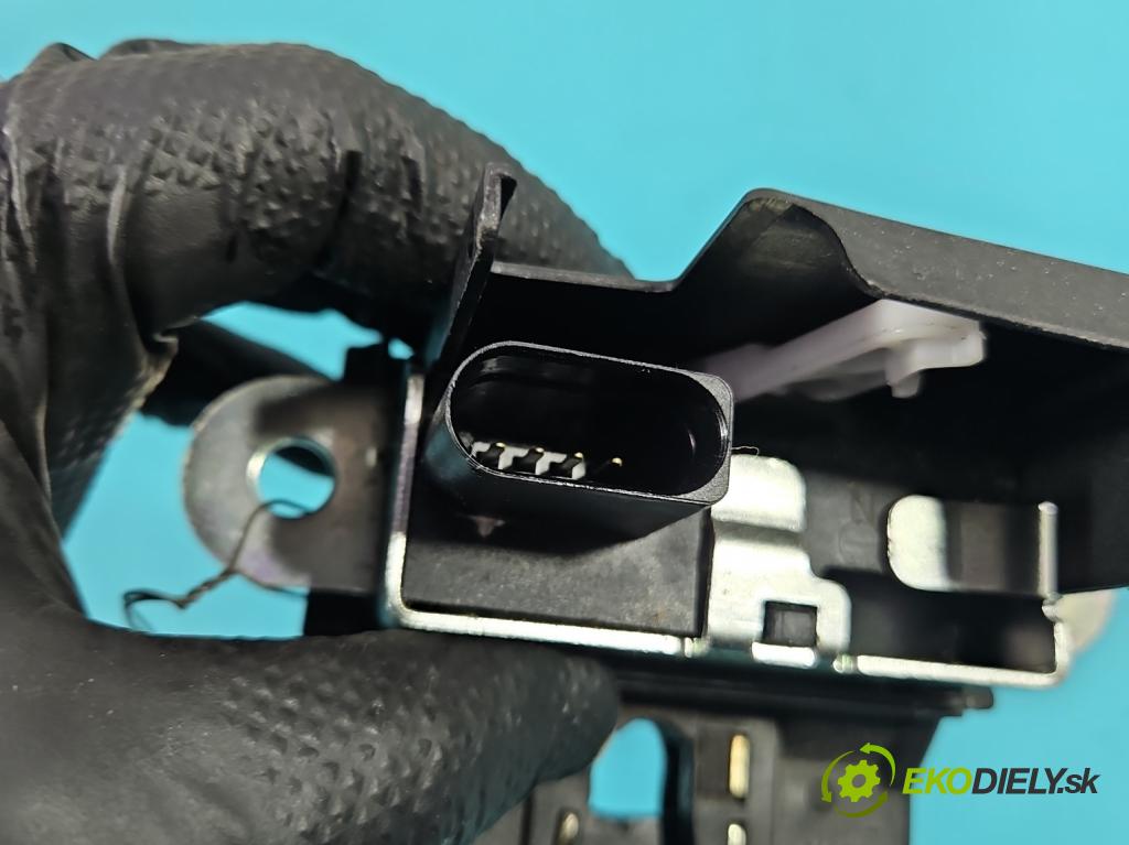 Vw Golf plus 1.4 TSI 122 hp manual 90 kW 1390 cm3 5- zámek kufrových dveří zadní