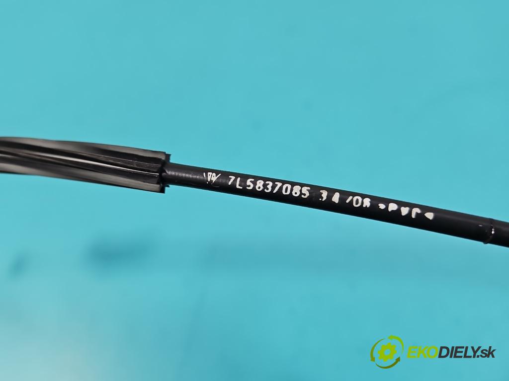 Porsche Cayenne I 2002-2010 4.5 V8 340KM automatic 250 kW 4511 cm3 5- zámek přední pravý 7L0837090