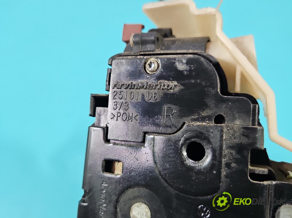 Porsche Cayenne I 2002-2010 4.5 V8 340KM automatic 250 kW 4511 cm3 5- zámek přední pravý 7L0837090