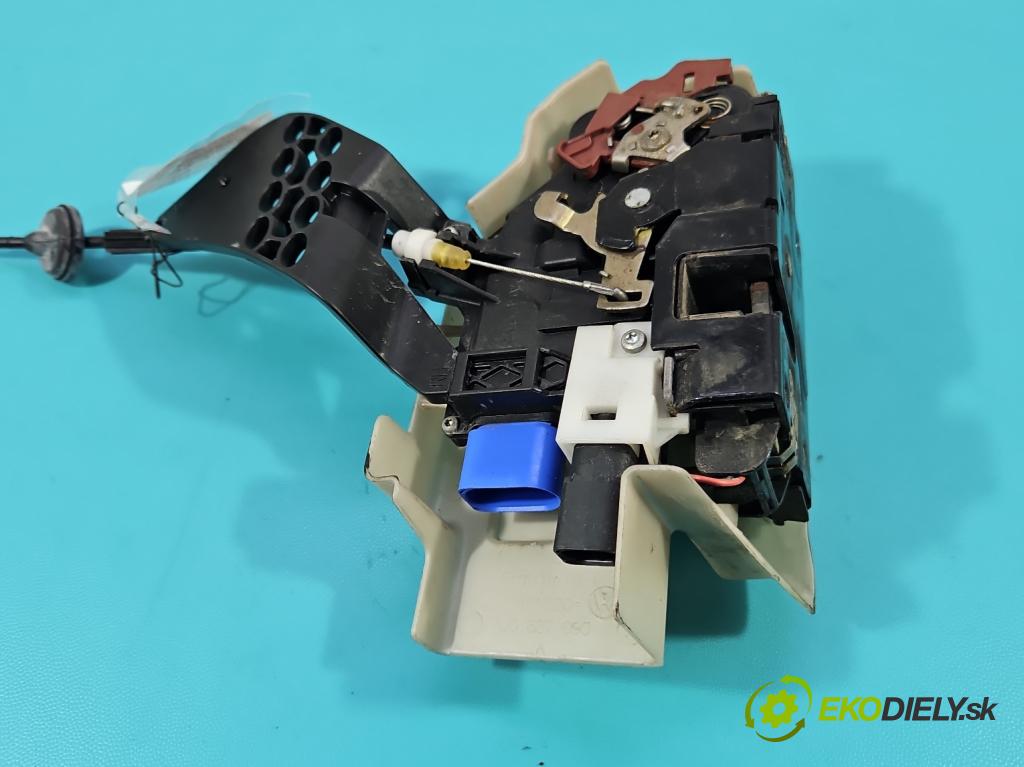 Porsche Cayenne I 2002-2010 4.5 V8 340KM automatic 250 kW 4511 cm3 5- zámek přední pravý 7L0837090