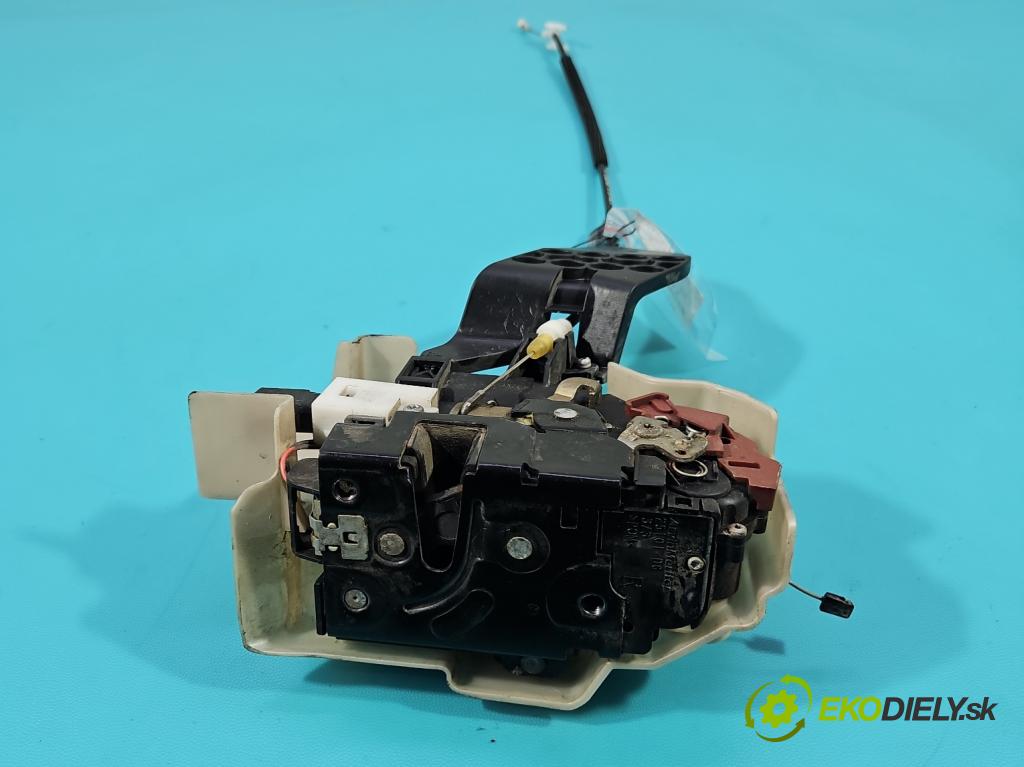 Porsche Cayenne I 2002-2010 4.5 V8 340KM: automatic 250 kW 4511 cm3 5- zámok predné pravý 7L0837090