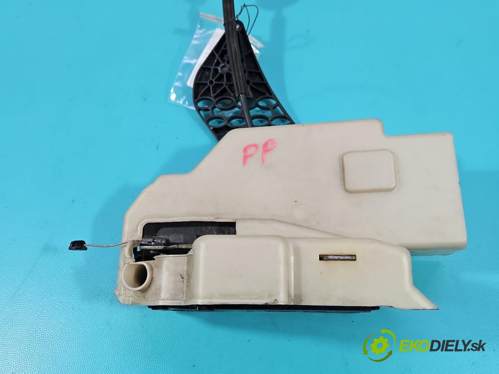 Porsche Cayenne I 2002-2010 4.5 V8 340KM automatic 250 kW 4511 cm3 5- zámek přední pravý 7L0837090