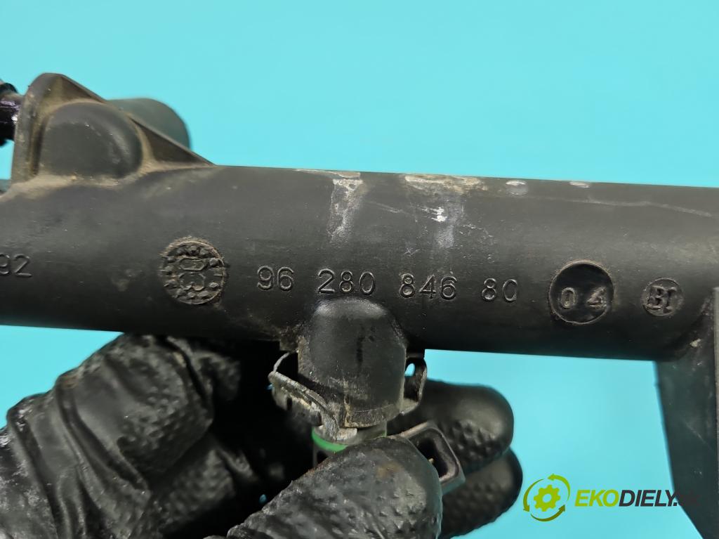 Peugeot 407 2.0 16V 136 HP manual 100 kW 1997 cm3 4- vstrek H00501F005A (Vstrekovač paliva)