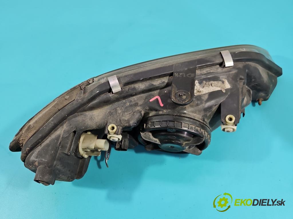 Mitsubishi Space star 1.6 16V 98 HP manual 72 kW 1584 cm3 5- Reflektor: ľavý  (Kľučka dverí ostatné)