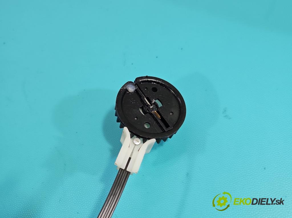 Toyota Verso 2009-2018 1.8 16V 147 HP automatic 108 kW 1798 cm3 5- panel kúrenia 55420-0F020