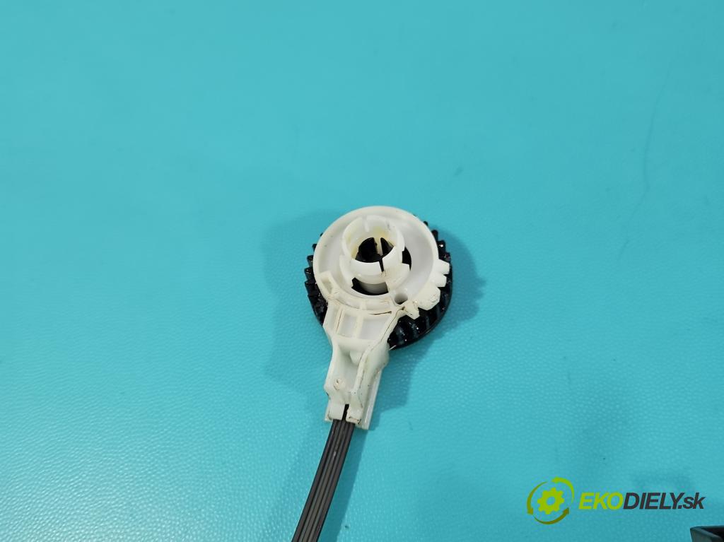 Toyota Verso 2009-2018 1.8 16V 147 HP automatic 108 kW 1798 cm3 5- panel kúrenia 55420-0F020