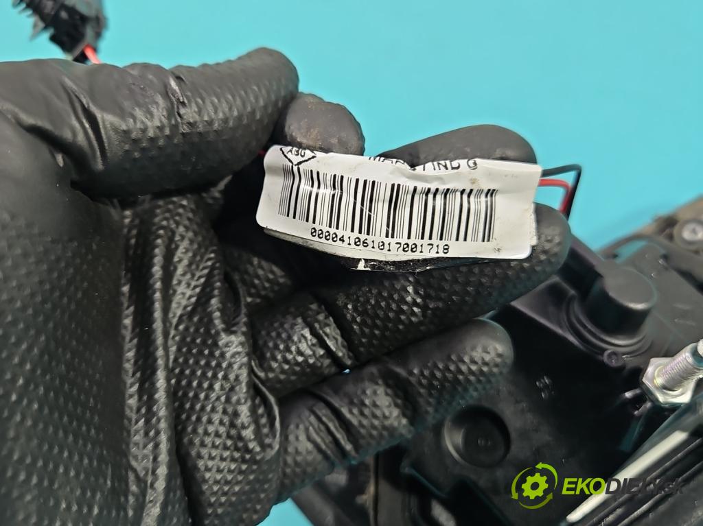 Renault Clio IV 2012-2020 1.2 16V 73 HP manual 54 kW 1149 cm3 5- svetlo / reflektor zadné pravé 265505796R (Kľučka dverí ostatné)