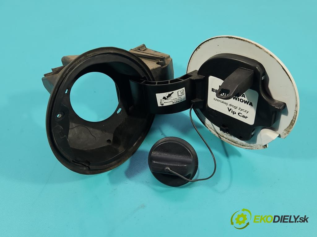 Renault Clio IV 2012-2020 1.2 16V 73 HP manual 54 kW 1149 cm3 5- Klapka nádrže palivo 301931 (Kľučka dverí ostatné)