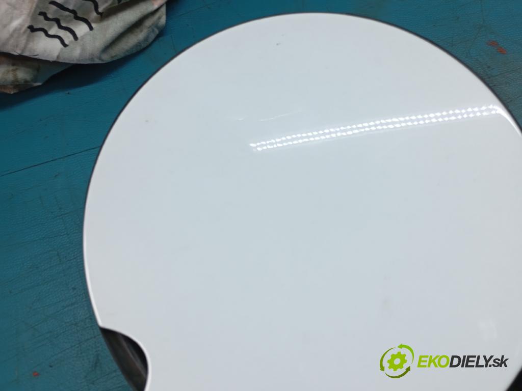 Renault Clio IV 2012-2020 1.2 16V 73 HP manual 54 kW 1149 cm3 5- Klapka nádrže palivo 301931 (Kľučka dverí ostatné)