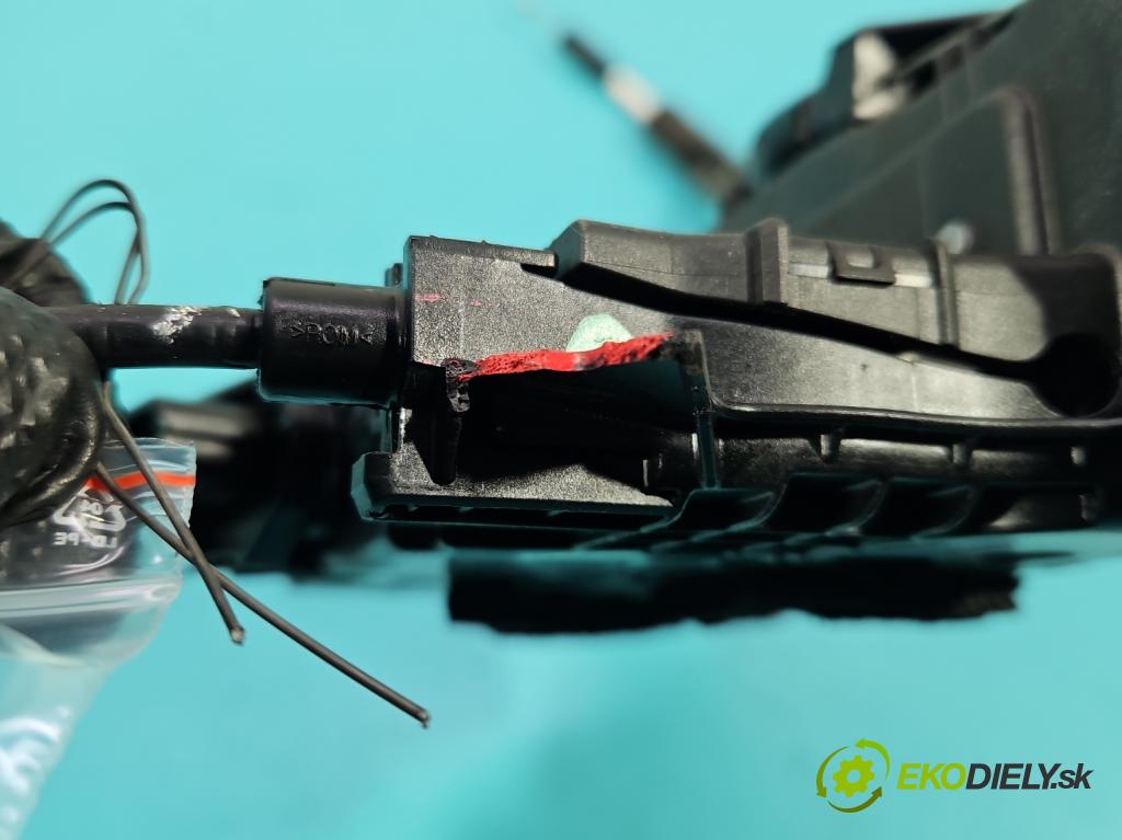 Renault Clio IV 2012-2020 1.2 16V 73 HP manual 54 kW 1149 cm3 5- zámok predné ľavý 805033000R