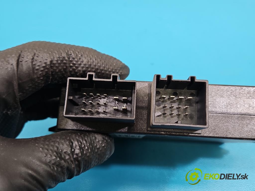 Porsche Cayenne I 2002-2010 4.5 V8 340KM: automatic 250 kW 4511 cm3 5- riadiaca jednotka ostatné 7L0907383G