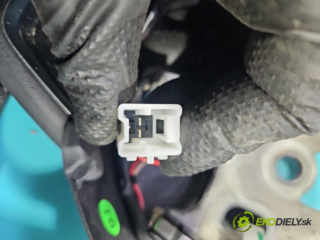 Renault Clio IV 2012-2020 1.2 16V 73 HP manual 54 kW 1149 cm3 5- volant 484005241R (Volant)