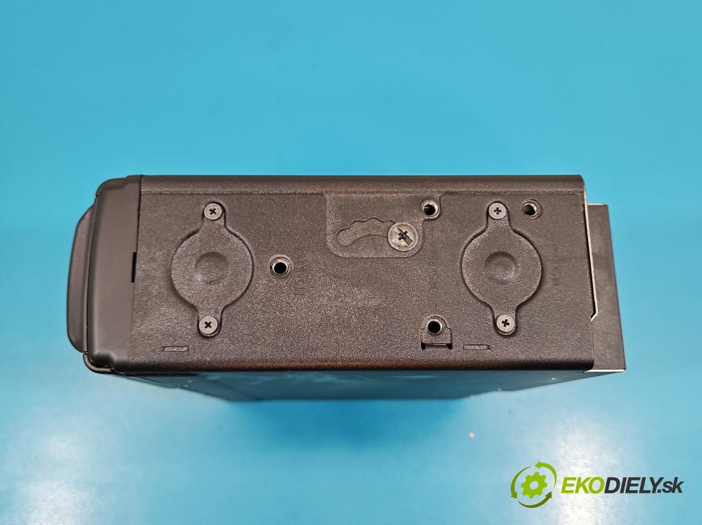 Porsche Cayenne I 2002-2010 4.5 V8 340KM: automatic 250 kW 4511 cm3 5- Menič: cd 7L5035111D (CD menič)