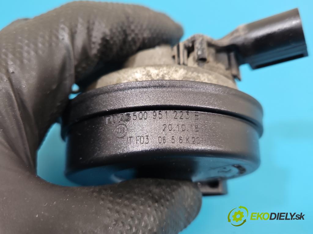 Skoda Octavia III 2013- 1.4 TSI 150 HP manual 110 kW 1395 cm3 5- Klakson: 5Q0951223B