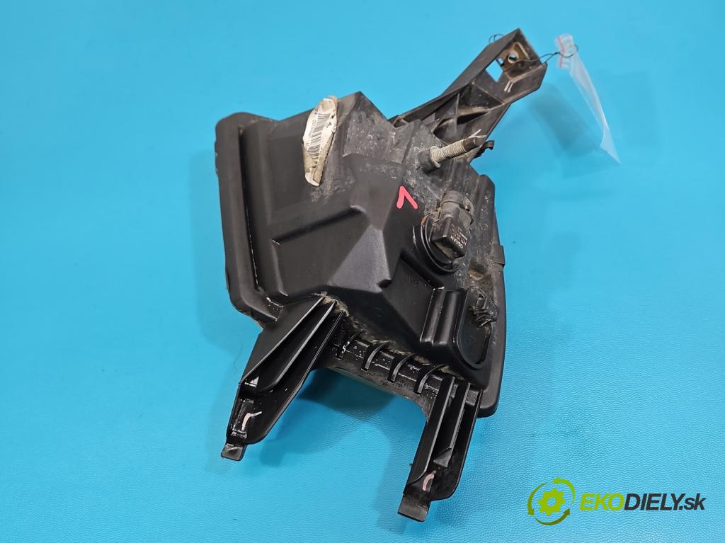 Peugeot 407 2.0 16V 136 HP manual 100 kW 1997 cm3 4- Halogen ľavý 9641945680-A (Kľučka dverí ostatné)