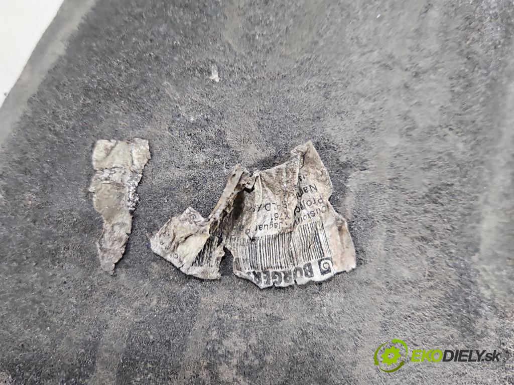 Jaguar F-Pace 16- 2.0d 241KM automatic 177 kW 1999 cm3 5- blatník: zadní levé