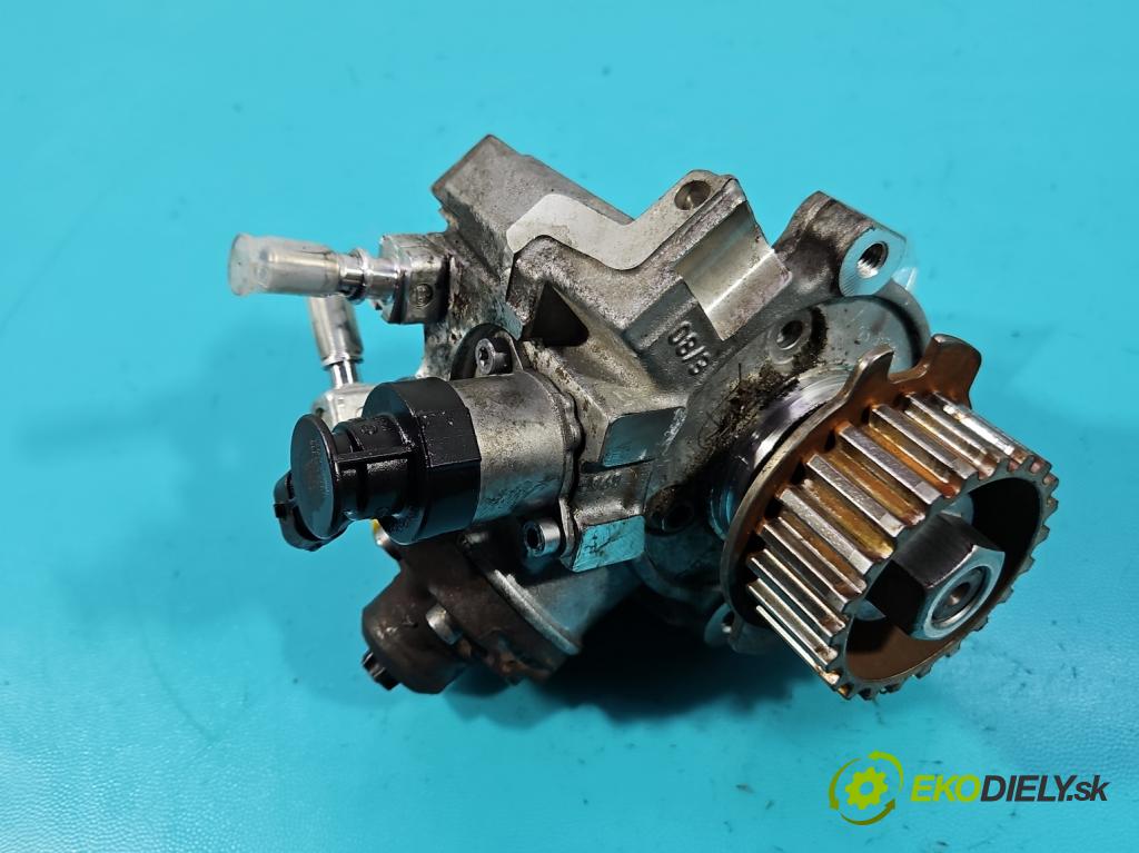 Ford Focus Mk3 2010-2018 1.5 tdci 95 hp manual 70 kW 1499 cm3 5- čerpadlo vstřikovací 0445010592 (Vstřikovací čerpadlo)