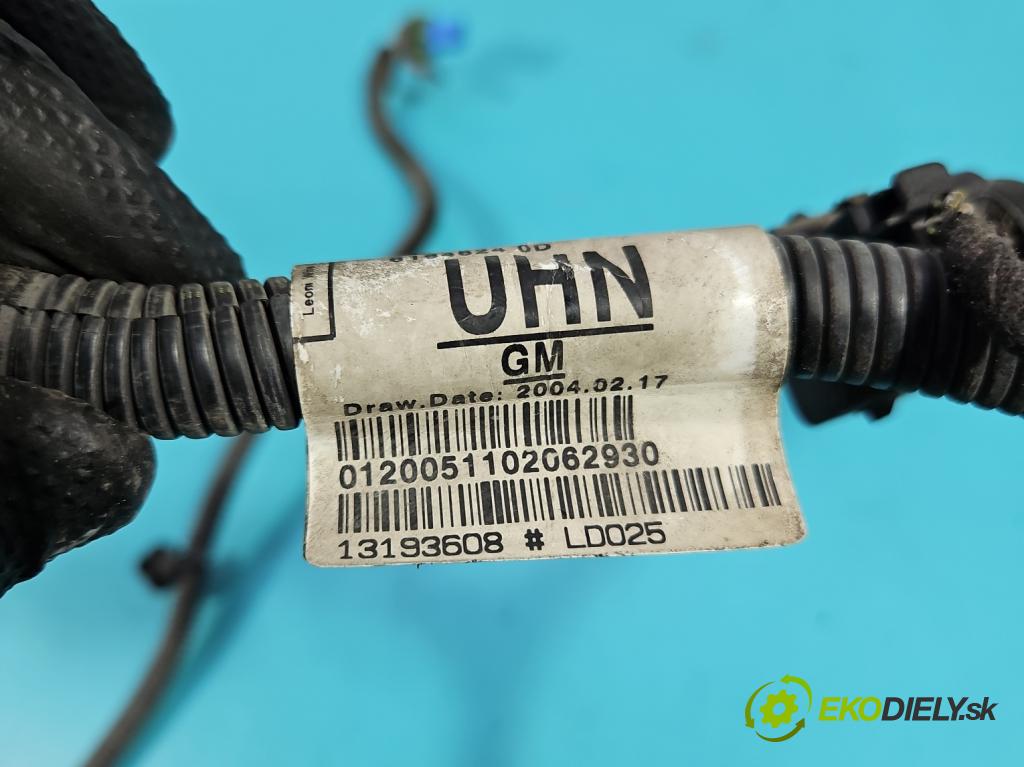 Opel Zafira B 2005-2014 1.9 cdti 150 HP manual 110 kW 1910 cm3 5- Zväzok: nárazník predné 0263003208
