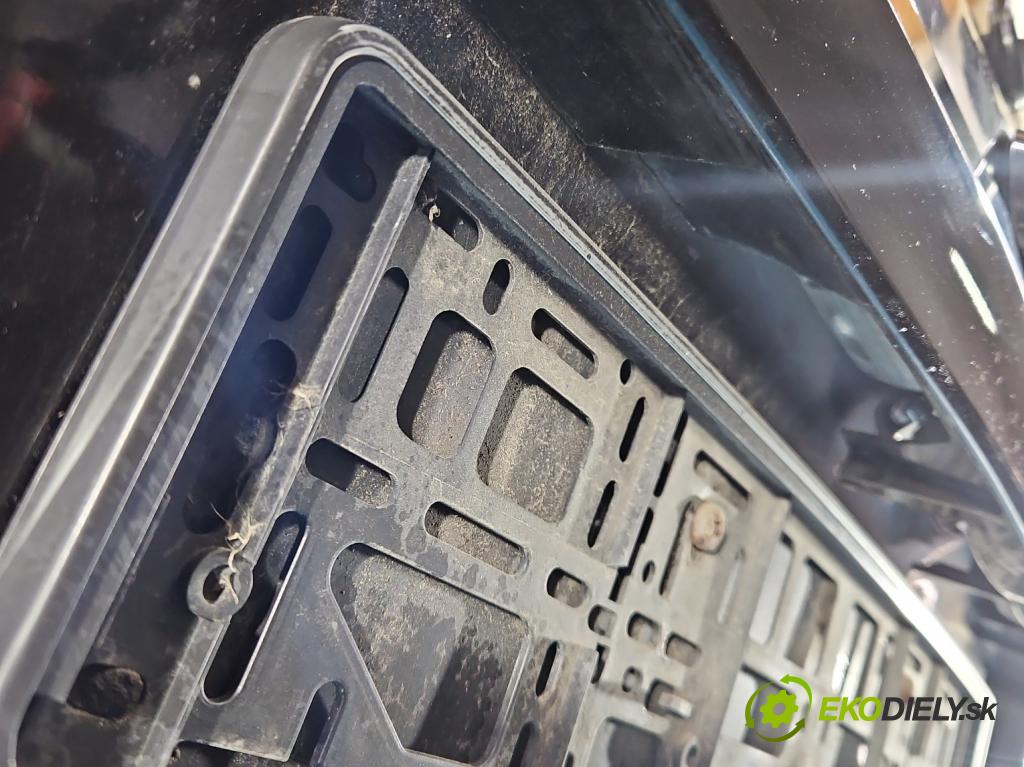 Toyota Verso 2009-2018 1.8 16V 147 HP automatic 108 kW 1798 cm3 5- zadna kufor  (Kapota zadná (kufor))