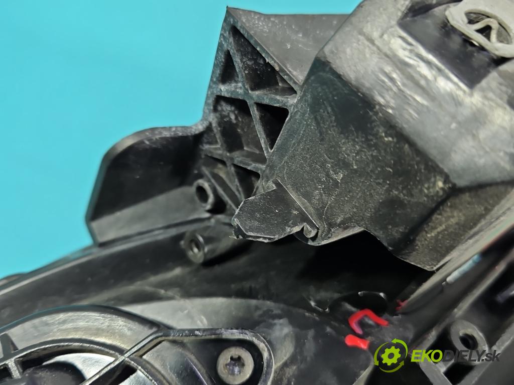 Citroen DS5 2011-2015 2.0 HDI 163 HP automatic 120 kW 1997 cm3 5- Reflektor: pravý 9806093380 (Svetlo predné pravé)