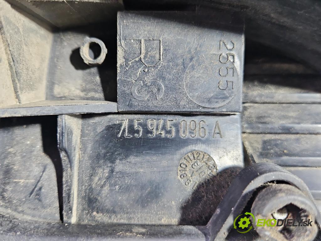 Porsche Cayenne I 2002-2010 4.5 V8 340KM: automatic 250 kW 4511 cm3 5- svetlo / reflektor zadné pravé 7L5945096A (Kľučka dverí ostatné)