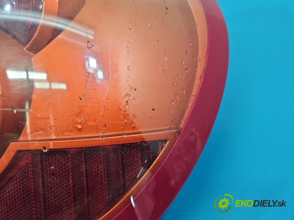 Nissan Almera N16 2000-2006 1.5 16V 98 HP manual 72 kW 1497 cm3 5- svetlo / reflektor zadné pravé  (Kľučka dverí ostatné)