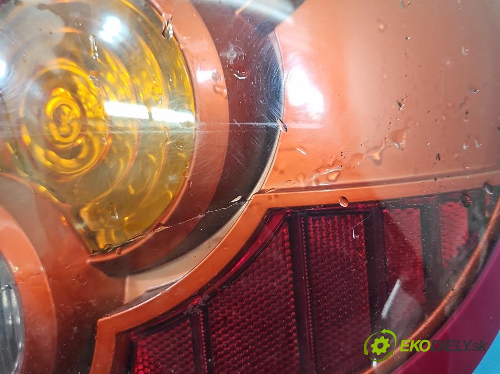 Nissan Almera N16 2000-2006 1.5 16V 98 HP manual 72 kW 1497 cm3 5- svetlo / reflektor zadné pravé  (Kľučka dverí ostatné)