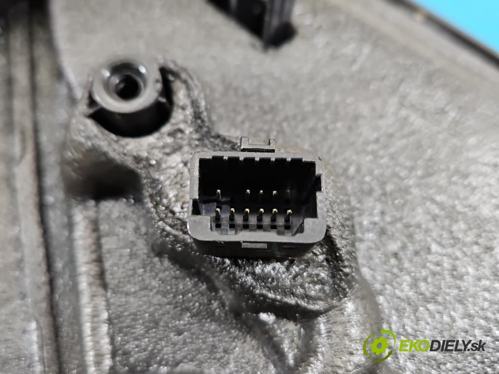 Renault Fluence 1.6 16V 110 HP manual 81 kW 1598 cm3 4- zrkadlo ľavé  (Kľučka dverí ostatné)