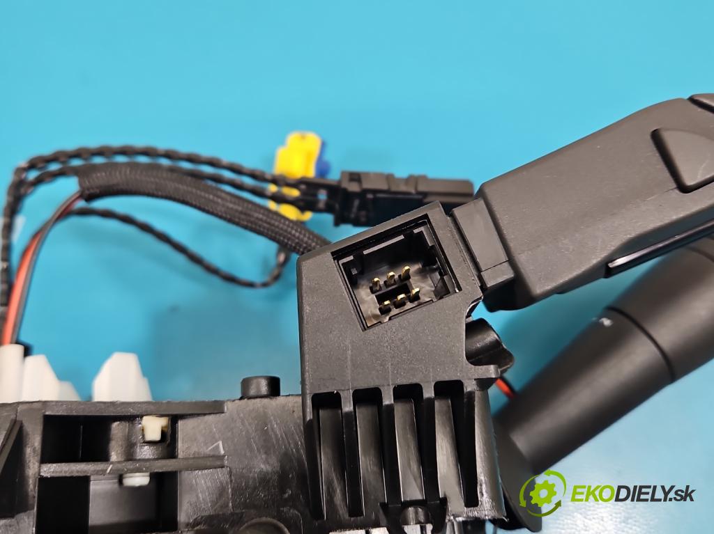 Renault Clio IV 2012-2020 1.2 16V 73 HP manual 54 kW 1149 cm3 5- prepínač komplex: 255671163R (Prepínacie páčky pod volantom)