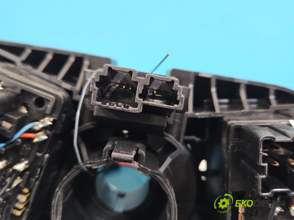 Renault Clio IV 2012-2020 1.2 16V 73 HP manual 54 kW 1149 cm3 5- prepínač komplex: 255671163R (Prepínacie páčky pod volantom)