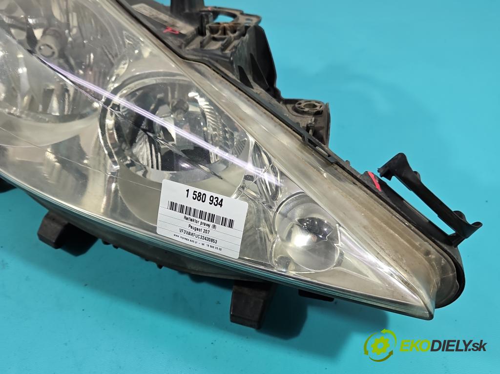 Peugeot 207 1.4 16V 88 HP manual 65 kW 1360 cm3 3- Reflektor: pravý 9649986180 (Svetlo predné pravé)