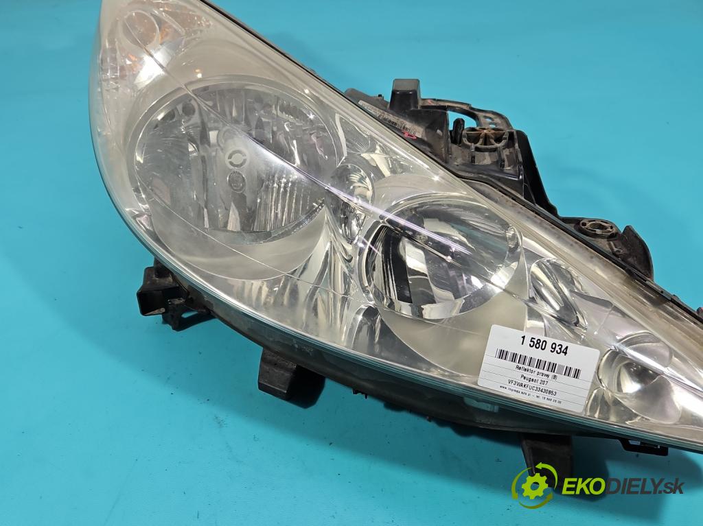 Peugeot 207 1.4 16V 88 HP manual 65 kW 1360 cm3 3- Reflektor: pravý 9649986180 (Svetlo predné pravé)