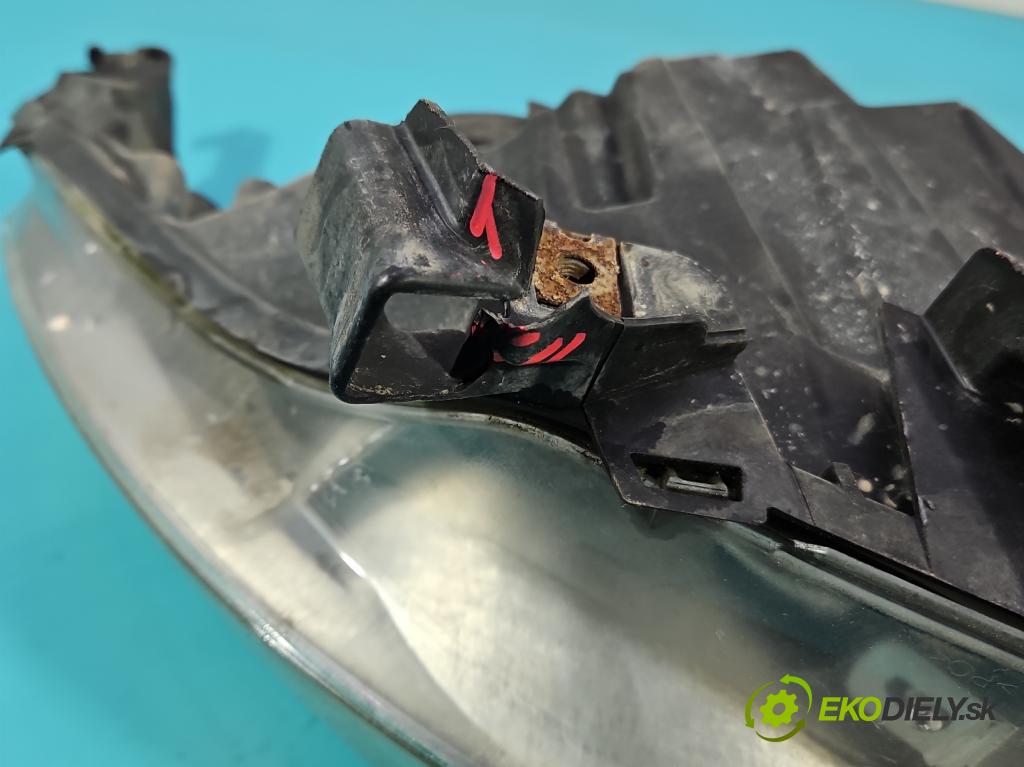 Peugeot 207 1.4 16V 88 HP manual 65 kW 1360 cm3 3- Reflektor: ľavý  (Kľučka dverí ostatné)