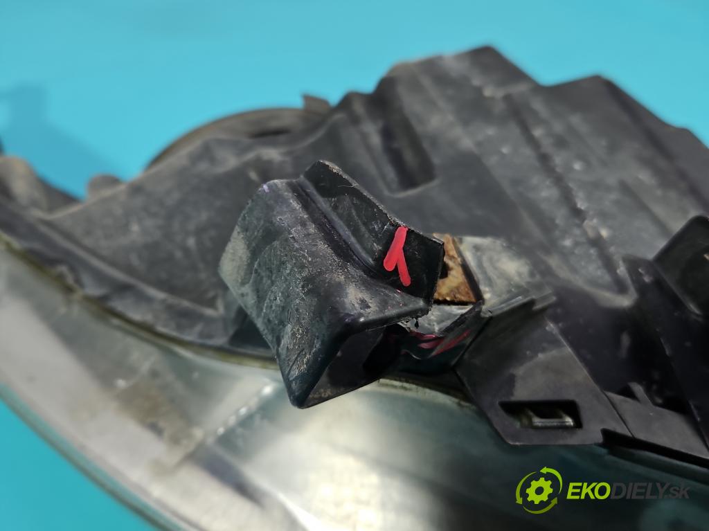 Peugeot 207 1.4 16V 88 HP manual 65 kW 1360 cm3 3- Reflektor: ľavý  (Kľučka dverí ostatné)