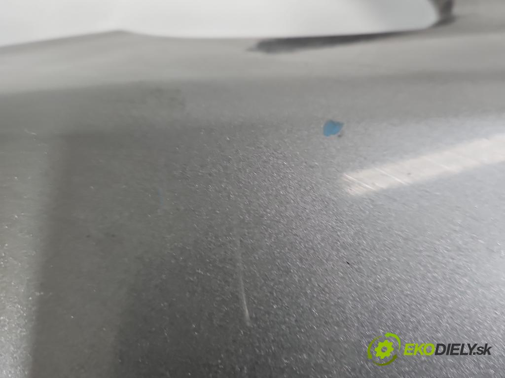 Toyota Corolla E12 2001-2009 1.4 D4D 90 hp manual 66 kW 1364 cm3 5- nárazník přední  (Klika dveří ostatní)