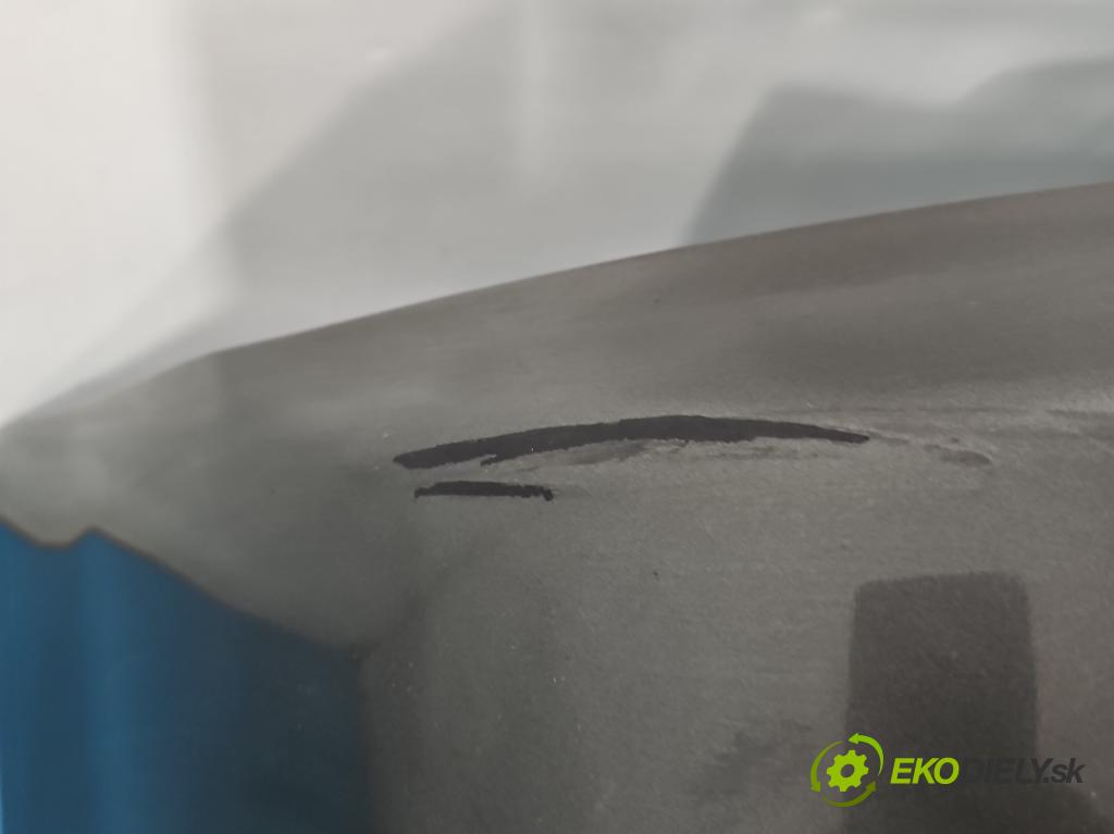 Toyota Corolla E12 2001-2009 1.4 D4D 90 HP manual 66 kW 1364 cm3 5- nárazník predné  (Kľučka dverí ostatné)