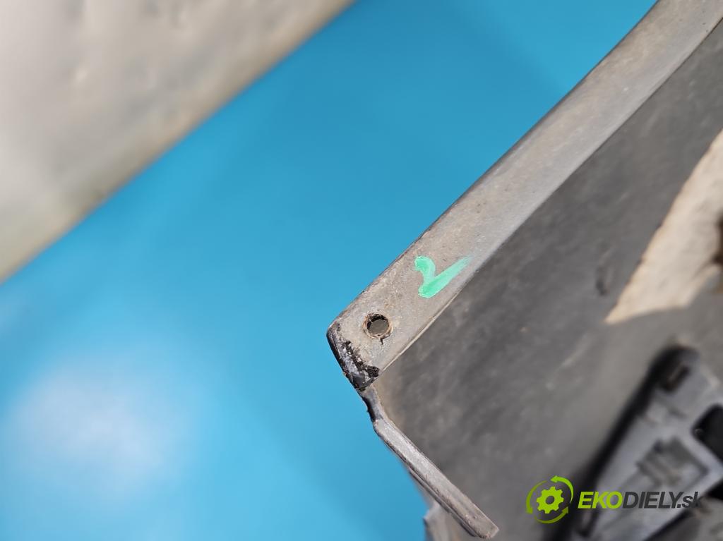 Toyota Corolla E12 2001-2009 1.4 D4D 90 HP manual 66 kW 1364 cm3 5- nárazník predné  (Kľučka dverí ostatné)