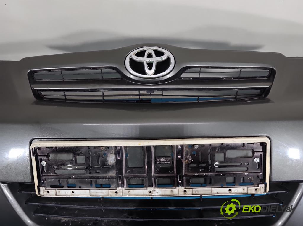 Toyota Corolla E12 2001-2009 1.4 D4D 90 HP manual 66 kW 1364 cm3 5- nárazník predné  (Kľučka dverí ostatné)