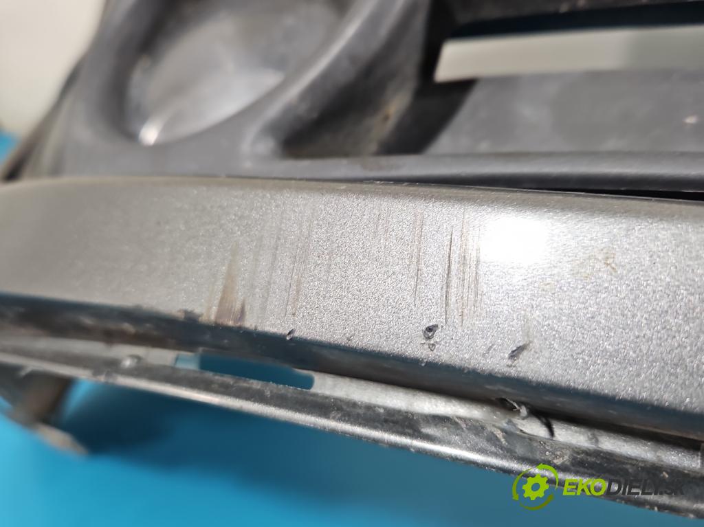 Toyota Corolla E12 2001-2009 1.4 D4D 90 HP manual 66 kW 1364 cm3 5- nárazník predné  (Kľučka dverí ostatné)