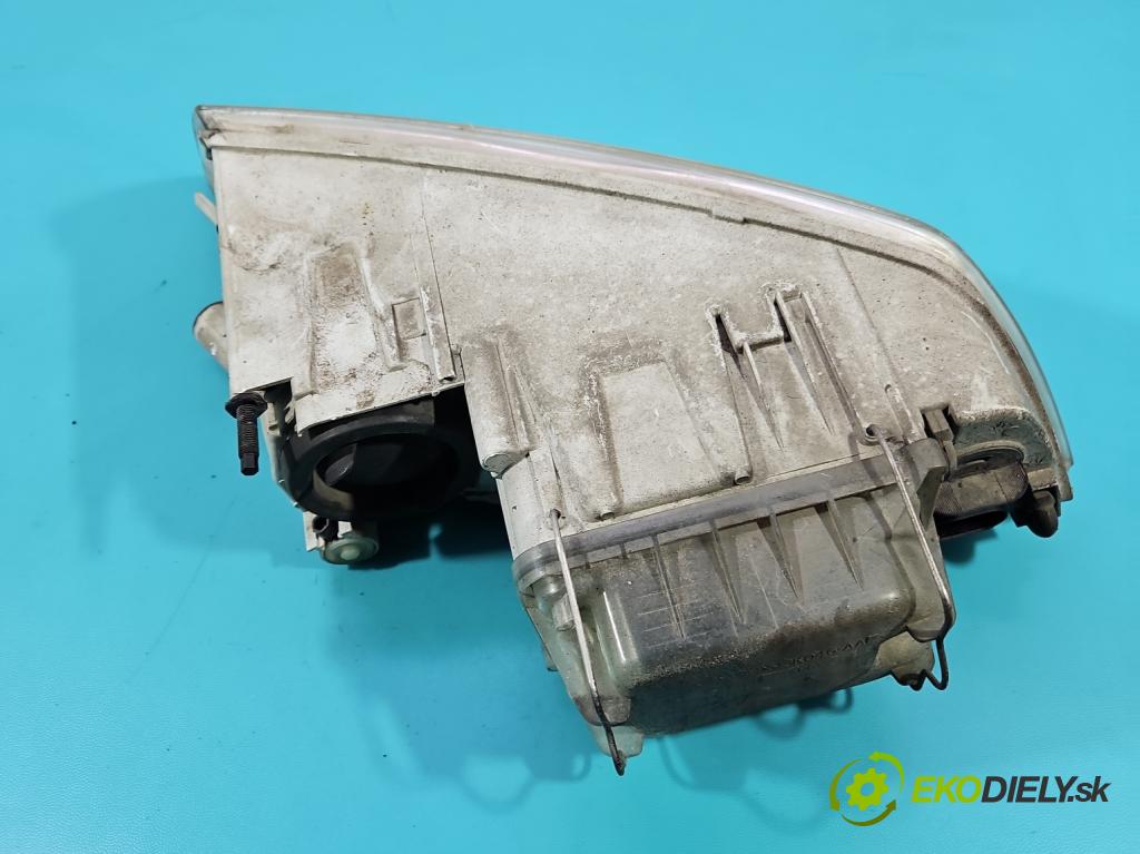 Skoda Octavia II 2004-2013 1.9 tdi 105 HP manual 77 kW 1896 cm3 5- Reflektor: pravý  (Svetlo predné pravé)