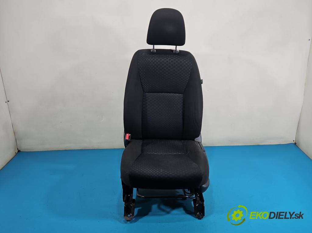 Toyota Verso 2009-2018 1.8 16V 147 hp automatic 108 kW 1798 cm3 5- Sedadlo levý  (Sedadlo)