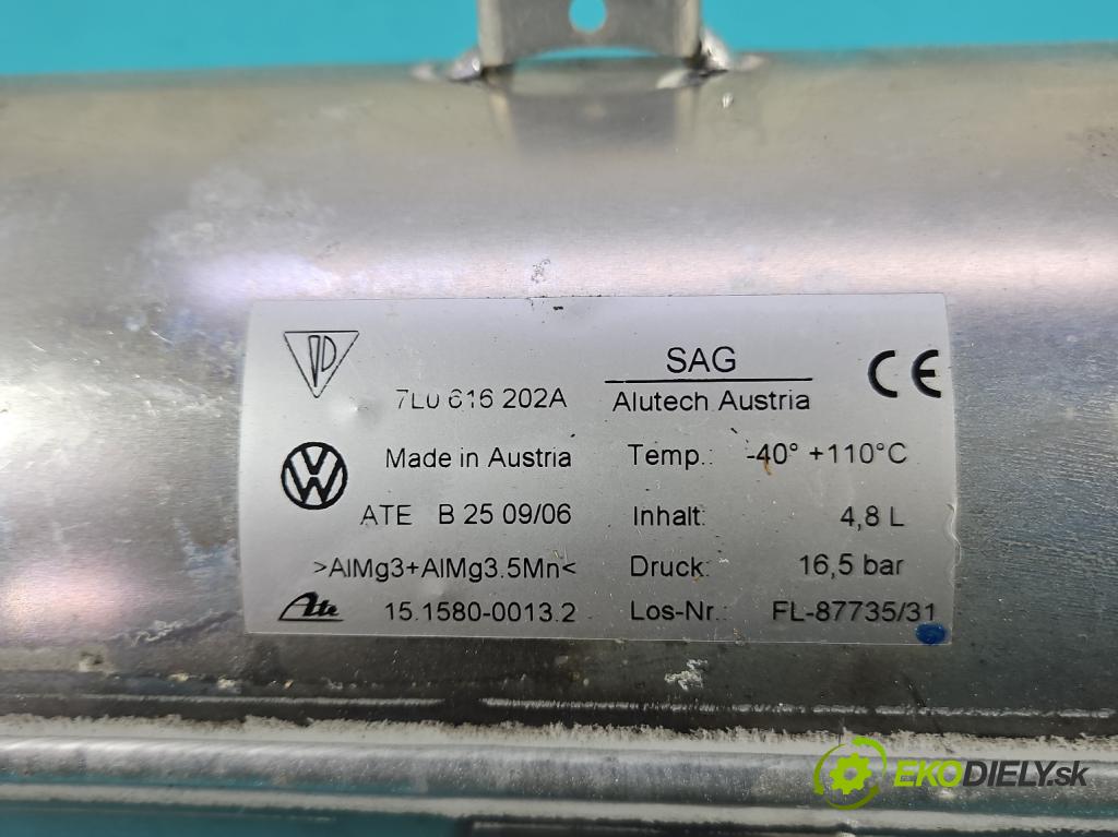 Porsche Cayenne I 2002-2010 4.5 V8 340KM: automatic 250 kW 4511 cm3 5- Nádrž: vzduchu 7L0616202A (Obal vzduchového filtra)