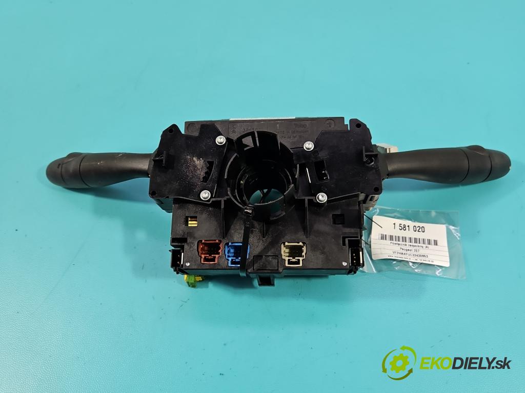 Peugeot 207 1.4 16V 88 HP manual 65 kW 1360 cm3 3- prepínač komplex: 96630731XT (Prepínacie páčky pod volantom)