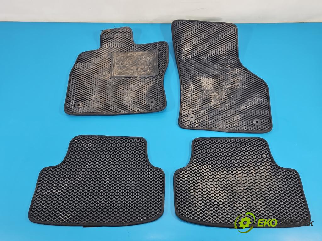 Seat Leon III 2012-2020 2.0 tdi 150 hp manual 110 kW 1968 cm3 5- Koberce: 