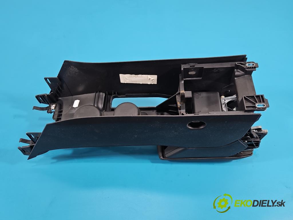 Seat Leon III 2012-2020 2.0 tdi 150 HP manual 110 kW 1968 cm3 5- operadlo 5F0864981A (Lakťová opierka)
