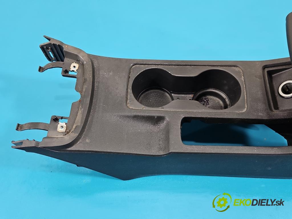 Seat Leon III 2012-2020 2.0 tdi 150 HP manual 110 kW 1968 cm3 5- operadlo 5F0864981A (Lakťová opierka)