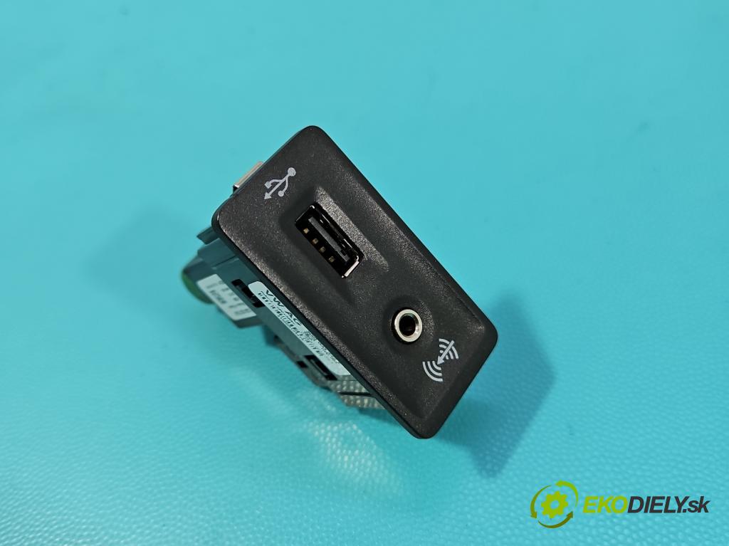 Seat Leon III 2012-2020 2.0 tdi 150 HP manual 110 kW 1968 cm3 5- zásuvka USB 5G0035222E