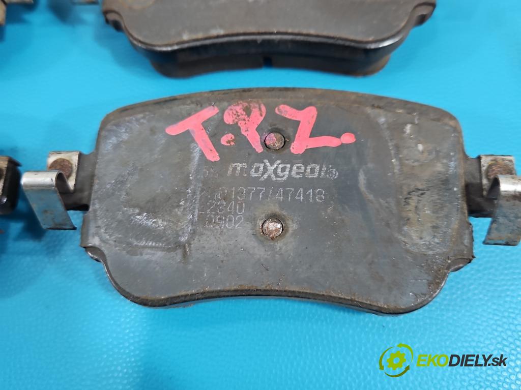 Seat Leon III 2012-2020 2.0 tdi 150 HP manual 110 kW 1968 cm3 5- Štíty: brzdové zadné