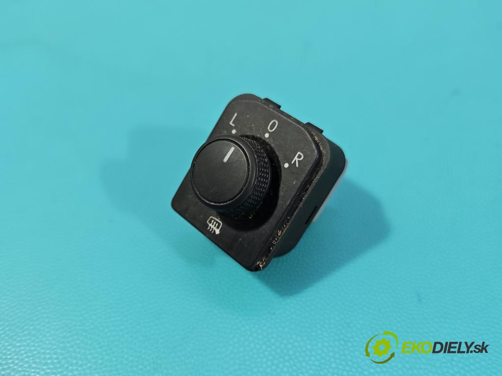 Skoda Octavia IV 2019- 2.0 tdi 116 hp manual 85 kW 1968 cm3 5- Přepínač oken zpětných zrcátek 565959565